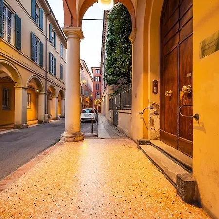 Garden Piazza Maggiore Apartment