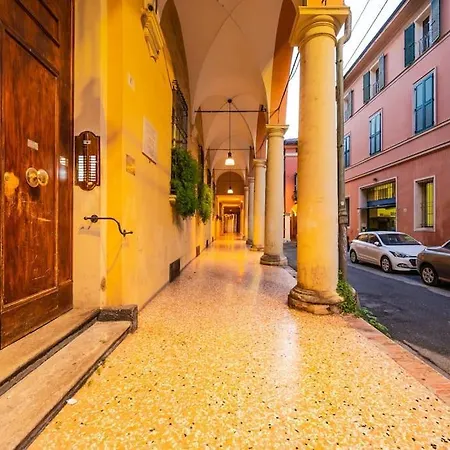 Garden Piazza Maggiore Bologna