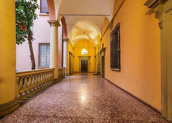 Garden Piazza Maggiore Bolonia